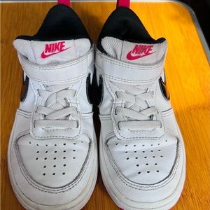 Nike low child’s shoes lots of life left
